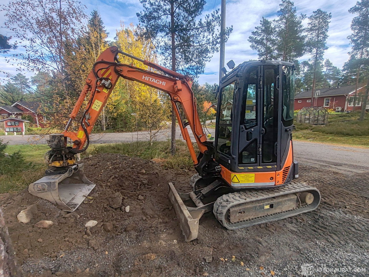 Hitachi ZX 27U-2 kaivinkone, 3328H, 2009, Uusikaupunki - Μίνι εκσκαφέας: φωτογραφία 1 Hitachi ZX 27U-2 kaivinkone, 3328H, 2009, Uusikaupunki - Μίνι εκσκαφέας: φωτογραφία 1