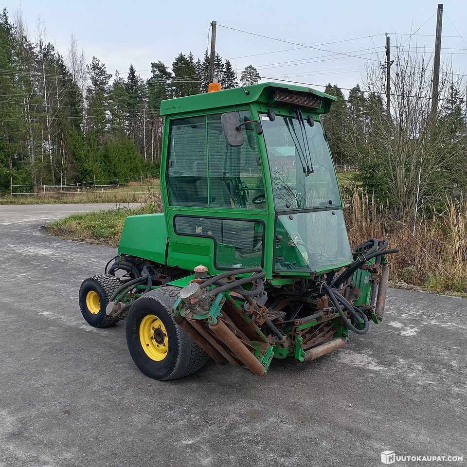 John Deere 3235 kelaleikkuri, 4 WD ja hytti, Hollola - Χλοοκοπτικό: φωτογραφία 1 John Deere 3235 kelaleikkuri, 4 WD ja hytti, Hollola - Χλοοκοπτικό: φωτογραφία 1