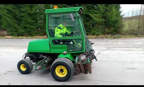 John Deere 3235 kelaleikkuri, 4 WD ja hytti, Hollola - Χλοοκοπτικό: φωτογραφία 2 John Deere 3235 kelaleikkuri, 4 WD ja hytti, Hollola - Χλοοκοπτικό: φωτογραφία 2