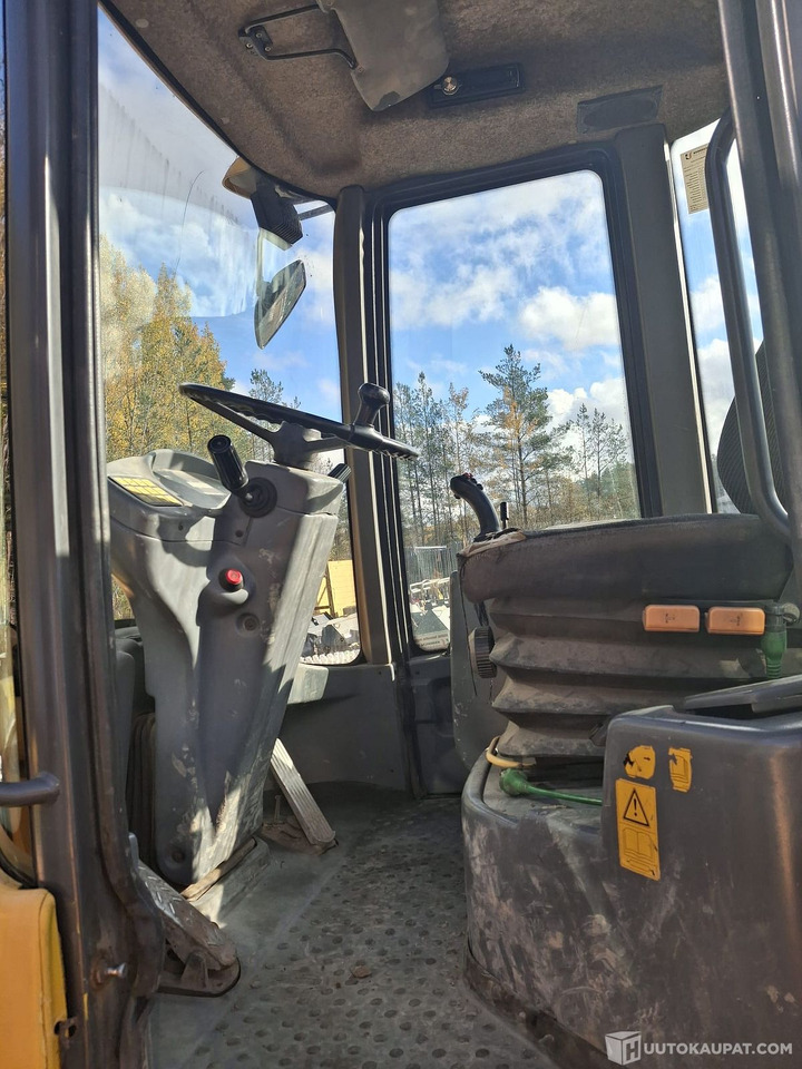 Pyöräkuormaaja Volvo L40 B, vuosimalli 2003, Nurmijärvi - Ελαστιχοφόρος φορτωτής: φωτογραφία 5 Pyöräkuormaaja Volvo L40 B, vuosimalli 2003, Nurmijärvi - Ελαστιχοφόρος φορτωτής: φωτογραφία 5