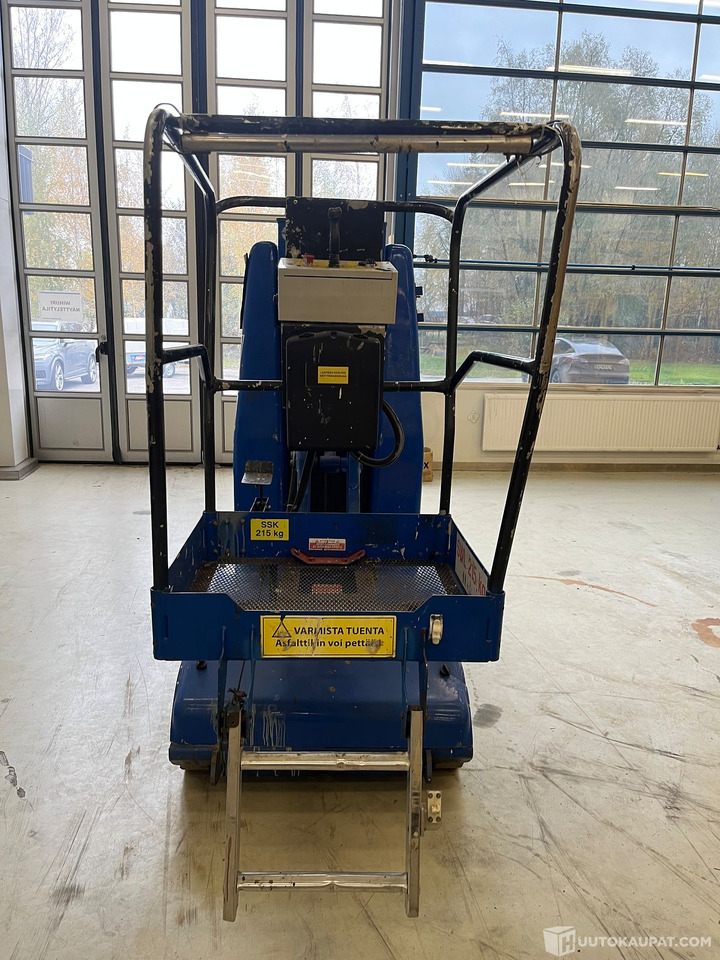 UpRight MB 26, 2002 Kuukulkija, Vantaa - Κάθετος ανελκυστήρας με κατάρτι: φωτογραφία 3 UpRight MB 26, 2002 Kuukulkija, Vantaa - Κάθετος ανελκυστήρας με κατάρτι: φωτογραφία 3