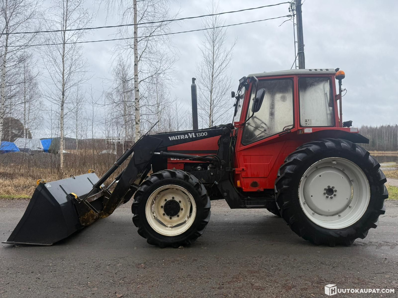 Valmet 604, 4x4 with front loader, 1985 — Well equipped!!, Jyväskylä - Τρακτέρ: φωτογραφία 2 Valmet 604, 4x4 with front loader, 1985 — Well equipped!!, Jyväskylä - Τρακτέρ: φωτογραφία 2