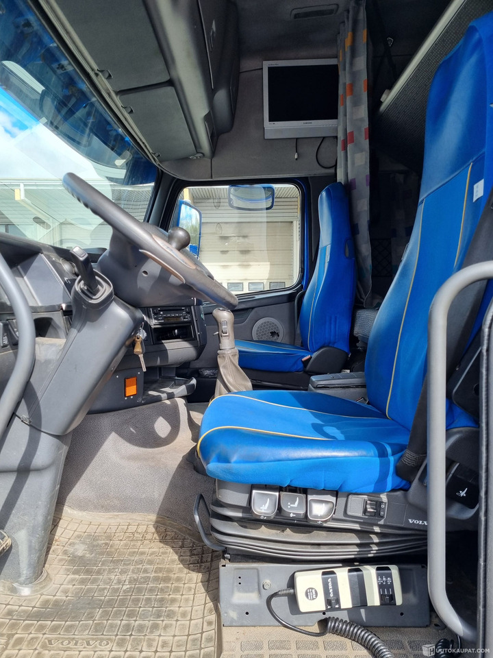 Volvo FH 12 6×2, 2002, Tampere - Φορτηγό κόφα: φωτογραφία 5 Volvo FH 12 6×2, 2002, Tampere - Φορτηγό κόφα: φωτογραφία 5