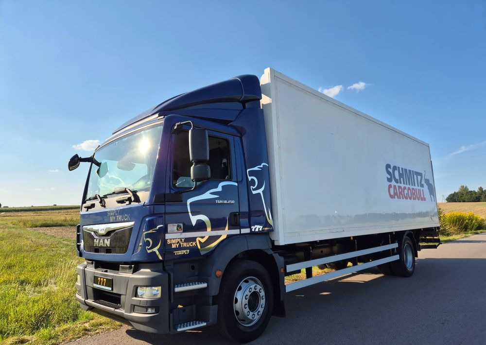 MAN TGM 18.250 Carrier 1950 D/E z Holandii / TOP STAN / 7.5m / 18 palet / winda + drzwi boczne / OKAZJA - Φορτηγό ψυγείο: φωτογραφία 5 MAN TGM 18.250 Carrier 1950 D/E z Holandii / TOP STAN / 7.5m / 18 palet / winda + drzwi boczne / OKAZJA - Φορτηγό ψυγείο: φωτογραφία 5