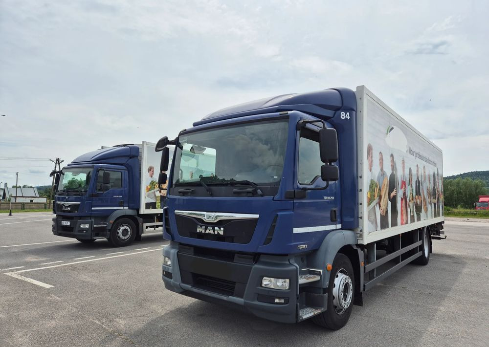 MAN TGM 18.290 18.250 Carrier 1950 D/E z Holandii / TOP STAN / 7.5m / 18 palet / winda + drzwi boczne / OKAZJA - Φορτηγό ψυγείο: φωτογραφία 1 MAN TGM 18.290 18.250 Carrier 1950 D/E z Holandii / TOP STAN / 7.5m / 18 palet / winda + drzwi boczne / OKAZJA - Φορτηγό ψυγείο: φωτογραφία 1