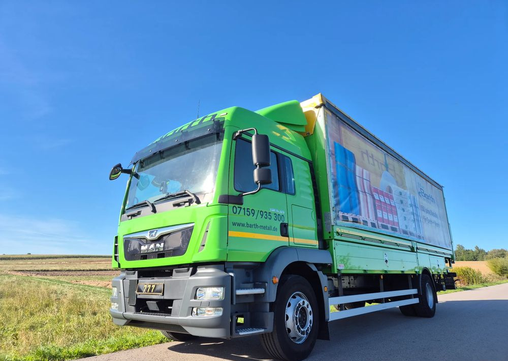 MAN Tgm 18.320 FULL SERWIS UNIKAT TOP ORYGINALNY PRZEBIEG z Niemiec AUTOMAT WINDA ACC Pirelli klima postojowa 18.250 18.290 15.250 15.290 15.320 - Φορτηγό μουσαμάς: φωτογραφία 2 MAN Tgm 18.320 FULL SERWIS UNIKAT TOP ORYGINALNY PRZEBIEG z Niemiec AUTOMAT WINDA ACC Pirelli klima postojowa 18.250 18.290 15.250 15.290 15.320 - Φορτηγό μουσαμάς: φωτογραφία 2