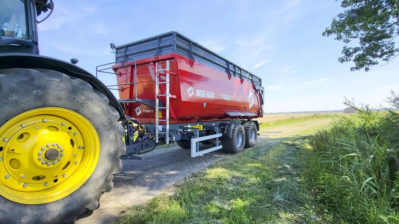 Metal-Fach Przyczepa skorupowa tandem T935/1 – 18t - Ρυμούλκα για τρακτέρ: φωτογραφία 5 Metal-Fach Przyczepa skorupowa tandem T935/1 – 18t - Ρυμούλκα για τρακτέρ: φωτογραφία 5