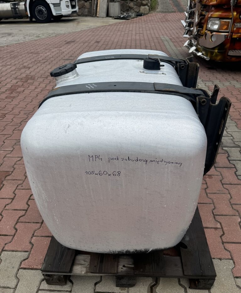 Mercedes-Benz ACTROS MP 430L Mercedes-Benz ACTROS MP 4 truck - Ρεζερβουάρ καυσίμου για Φορτηγό: φωτογραφία 2 Mercedes-Benz ACTROS MP 430L Mercedes-Benz ACTROS MP 4 truck - Ρεζερβουάρ καυσίμου για Φορτηγό: φωτογραφία 2