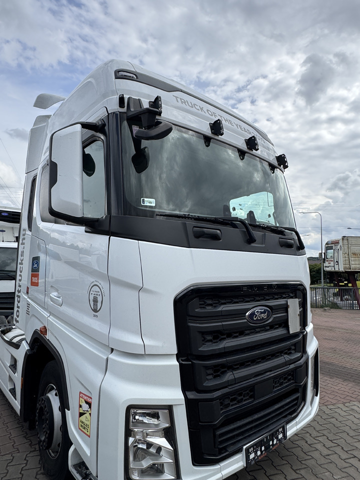 FORD F-MAX TRUCKS 500 - Καμπίνα: φωτογραφία 1 FORD F-MAX TRUCKS 500 - Καμπίνα: φωτογραφία 1