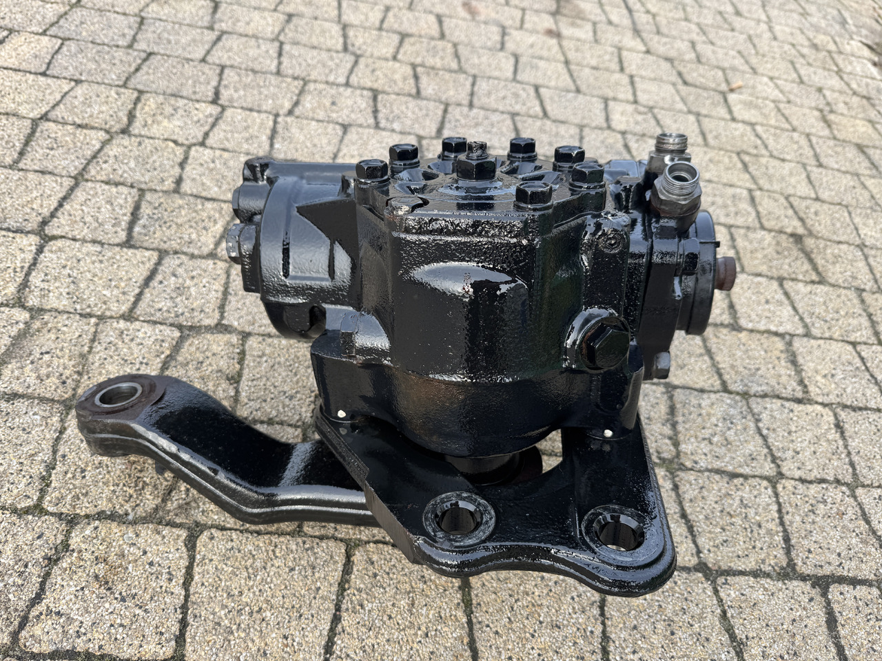 Ford F-Max 500 - Κολώνα τιμονιού: φωτογραφία 3 Ford F-Max 500 - Κολώνα τιμονιού: φωτογραφία 3