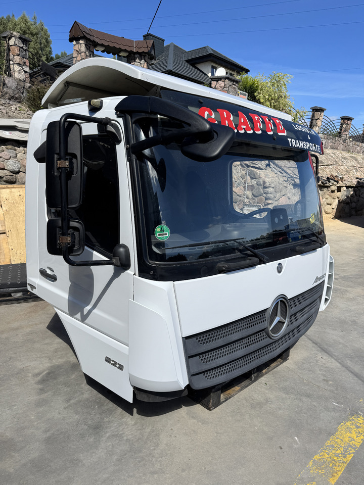 Mercedes Atego III - Καμπίνα: φωτογραφία 2 Mercedes Atego III - Καμπίνα: φωτογραφία 2