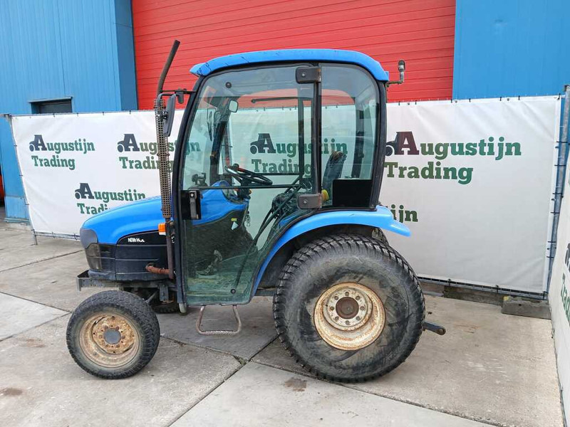 New Holland TC 27 - Τρακτέρ: φωτογραφία 1 New Holland TC 27 - Τρακτέρ: φωτογραφία 1