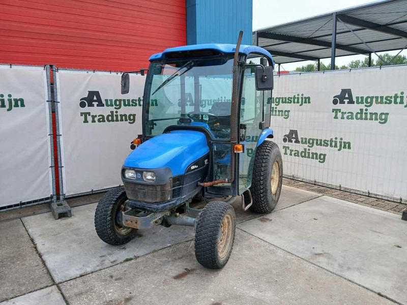 New Holland TC 27 - Τρακτέρ: φωτογραφία 4 New Holland TC 27 - Τρακτέρ: φωτογραφία 4