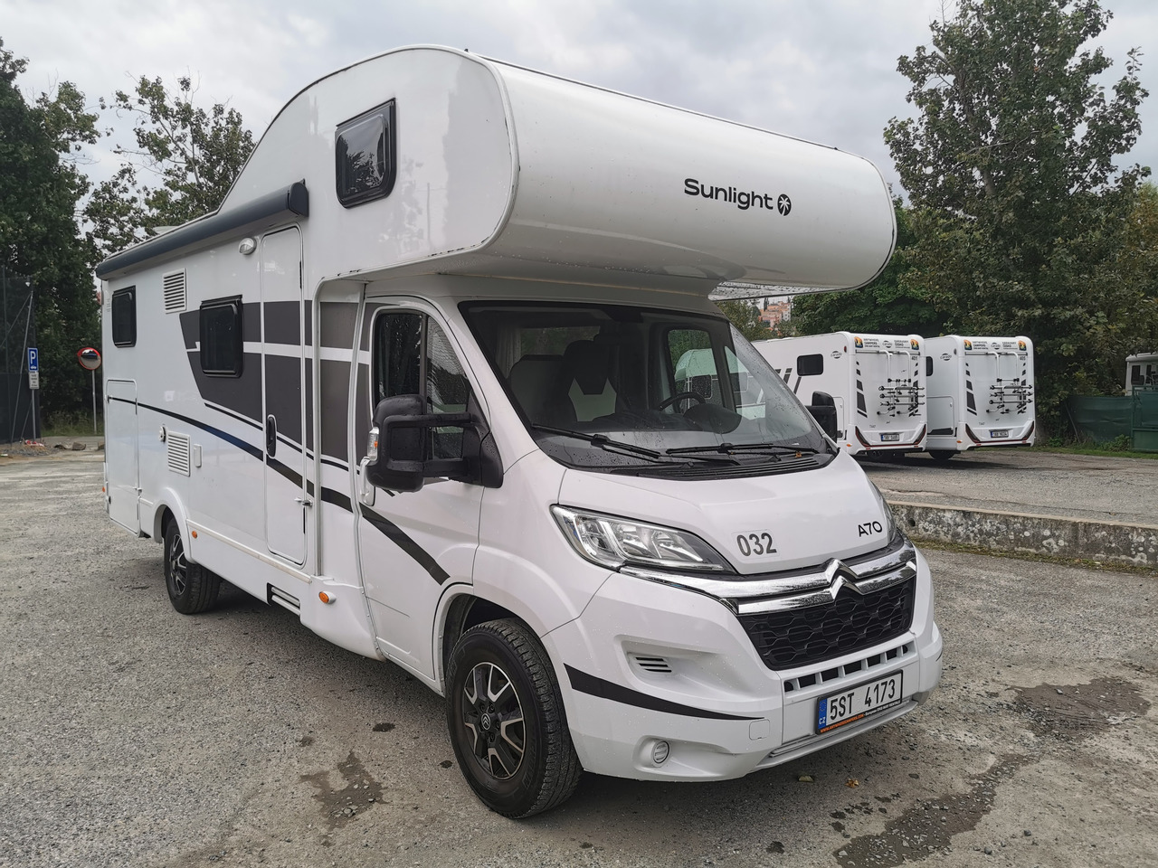 SUNLIGHT A 70 - Αυτοκινούμενο με σοφίτα: φωτογραφία 1 SUNLIGHT A 70 - Αυτοκινούμενο με σοφίτα: φωτογραφία 1