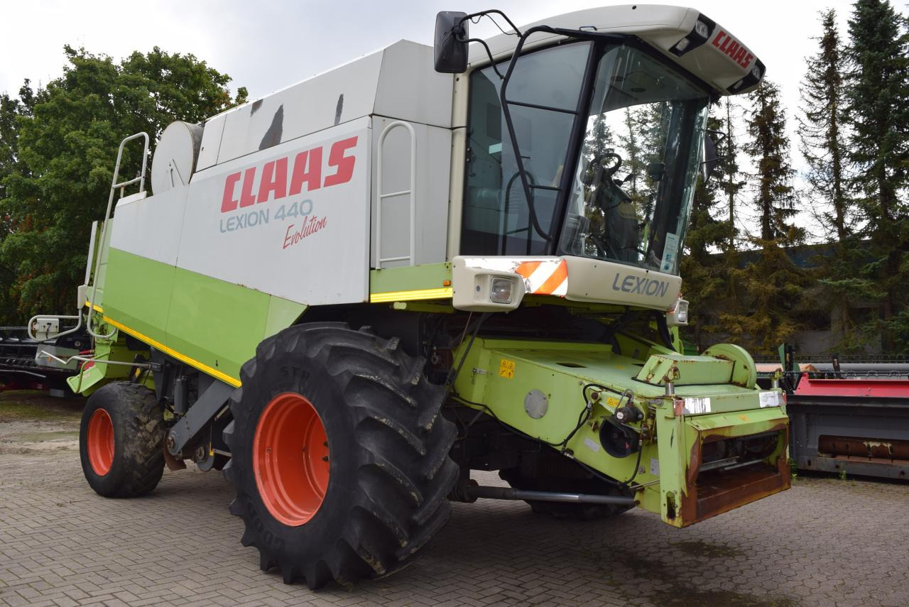 CLAAS Lexion 440 Evolution - Θεριζοαλωνιστική μηχανή: φωτογραφία 1 CLAAS Lexion 440 Evolution - Θεριζοαλωνιστική μηχανή: φωτογραφία 1