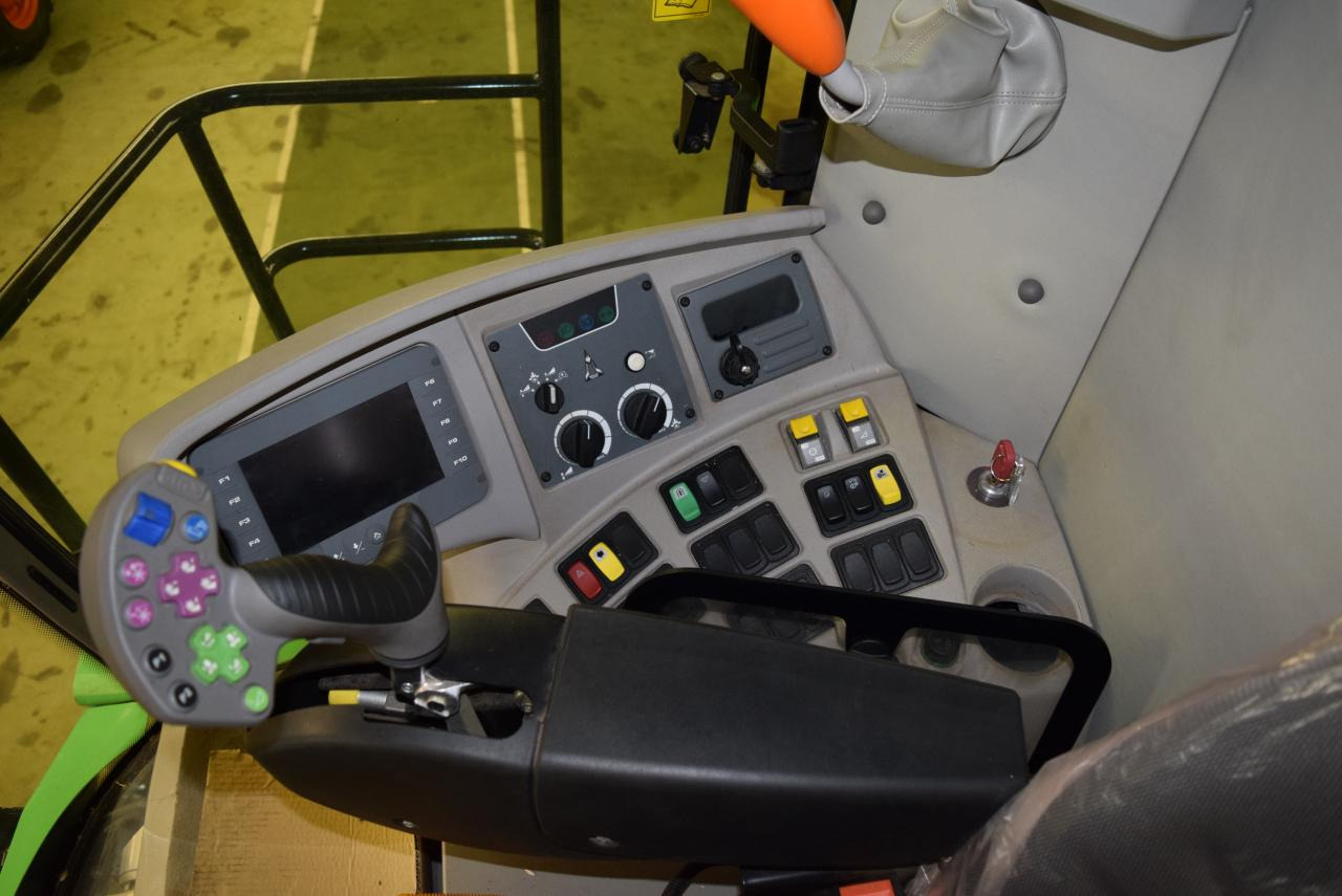 Θεριζοαλωνιστική μηχανή Deutz-Fahr C 7205 TS: φωτογραφία 10