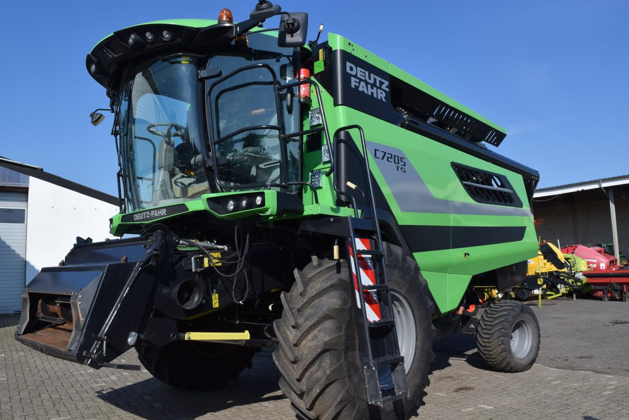 Deutz-Fahr C 7205 TS - Θεριζοαλωνιστική μηχανή: φωτογραφία 1 Deutz-Fahr C 7205 TS - Θεριζοαλωνιστική μηχανή: φωτογραφία 1