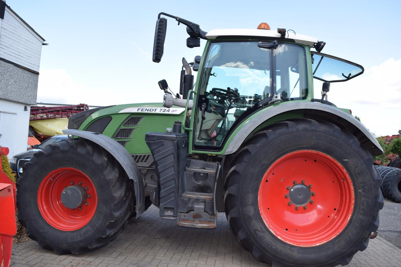 Fendt 724 Vario TMS SCR ProfiPlus - Τρακτέρ: φωτογραφία 3 Fendt 724 Vario TMS SCR ProfiPlus - Τρακτέρ: φωτογραφία 3