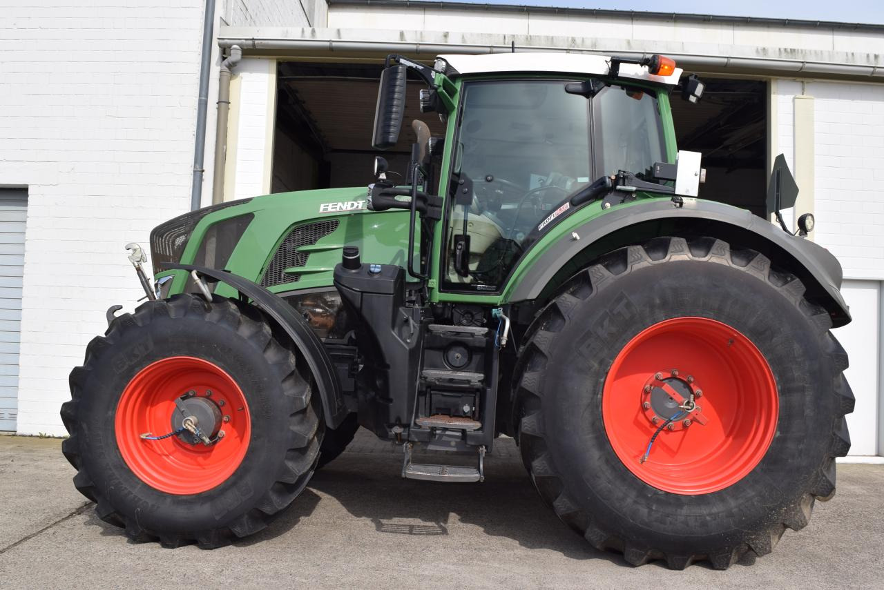 Fendt 826 Vario ProfiPlus, - Τρακτέρ: φωτογραφία 1 Fendt 826 Vario ProfiPlus, - Τρακτέρ: φωτογραφία 1