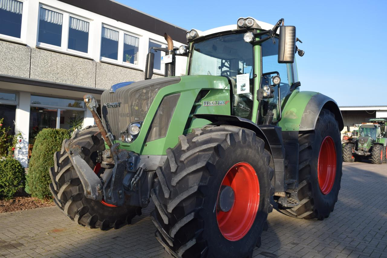 Fendt 826 Vario SCR - Τρακτέρ: φωτογραφία 5 Fendt 826 Vario SCR - Τρακτέρ: φωτογραφία 5