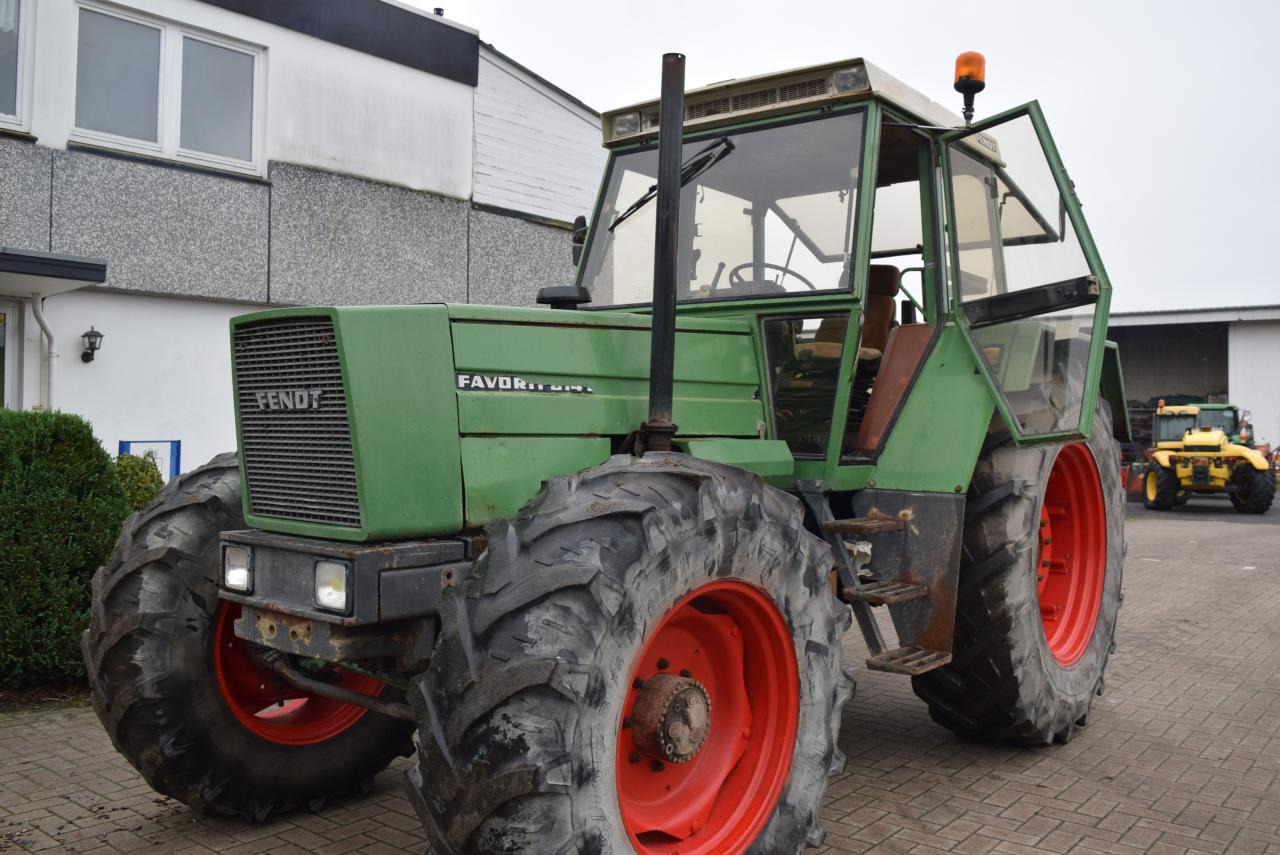 Fendt Favorit 614 LS Turbomatik - Τρακτέρ: φωτογραφία 2 Fendt Favorit 614 LS Turbomatik - Τρακτέρ: φωτογραφία 2