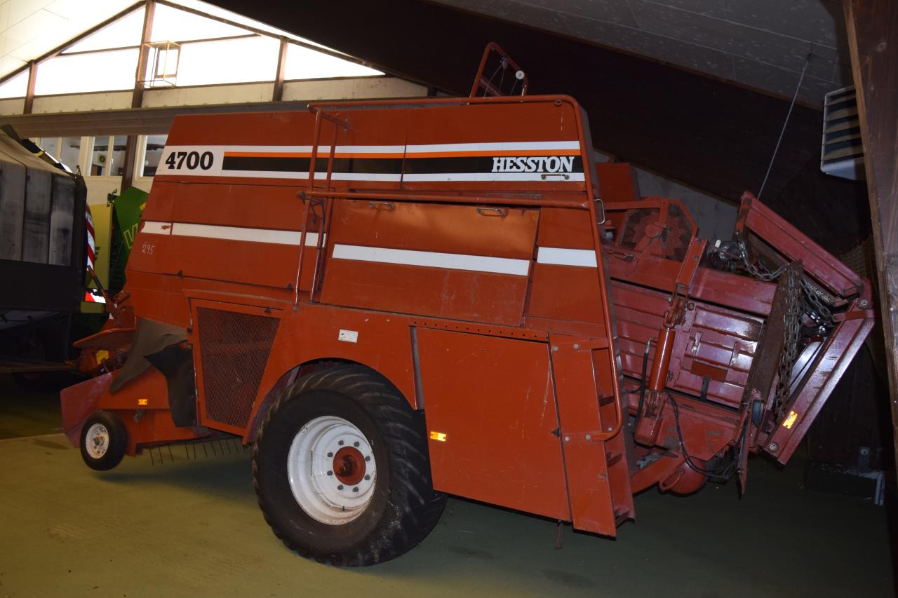 Fiat Hesston 4700 - Χορτοδετική μηχανή τετράγωνες μπάλες: φωτογραφία 3 Fiat Hesston 4700 - Χορτοδετική μηχανή τετράγωνες μπάλες: φωτογραφία 3