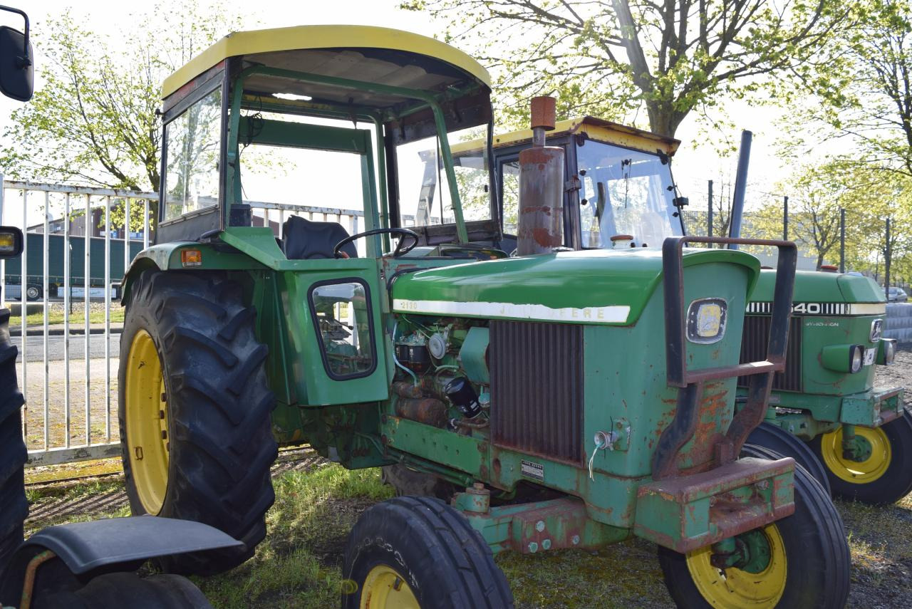 John Deere 2130 - Τρακτέρ: φωτογραφία 2 John Deere 2130 - Τρακτέρ: φωτογραφία 2