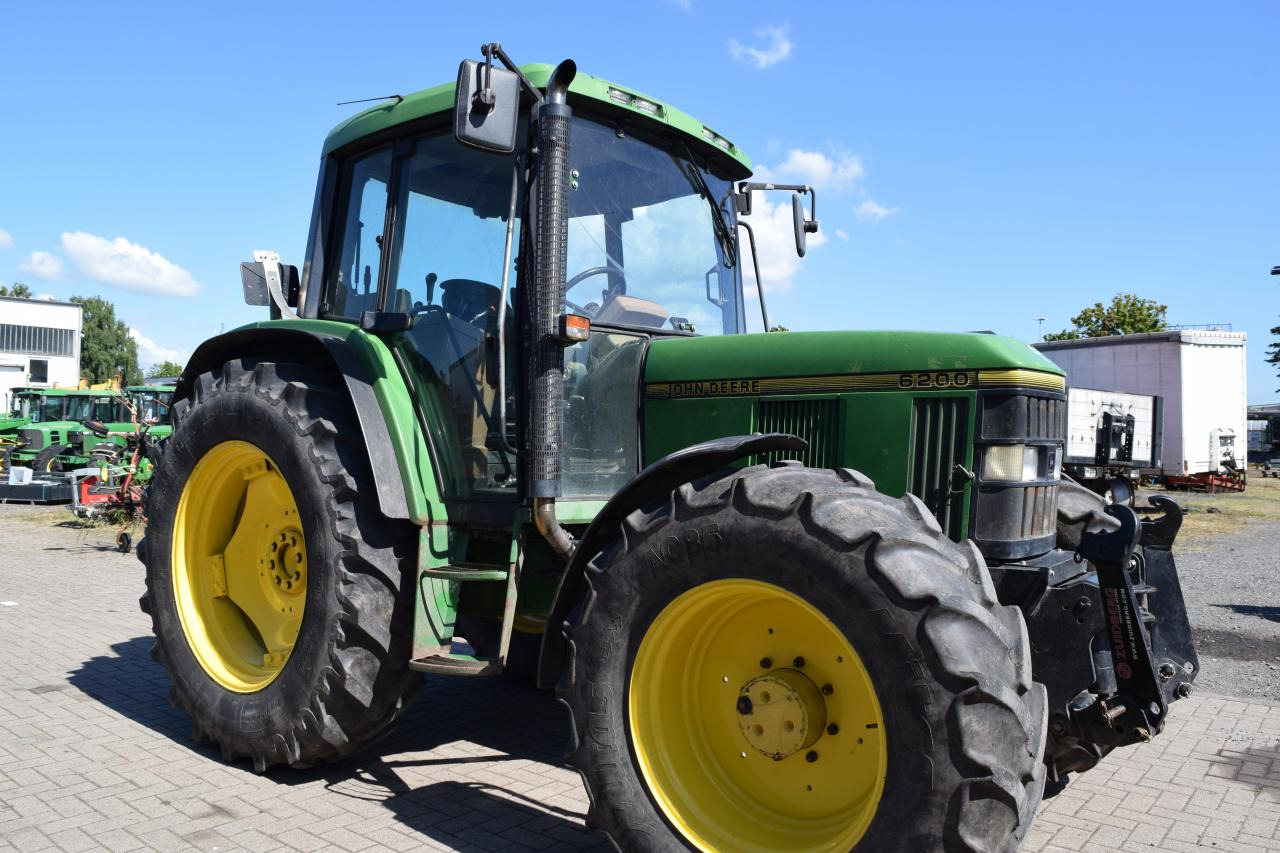 John Deere 6200 - Τρακτέρ: φωτογραφία 1 John Deere 6200 - Τρακτέρ: φωτογραφία 1