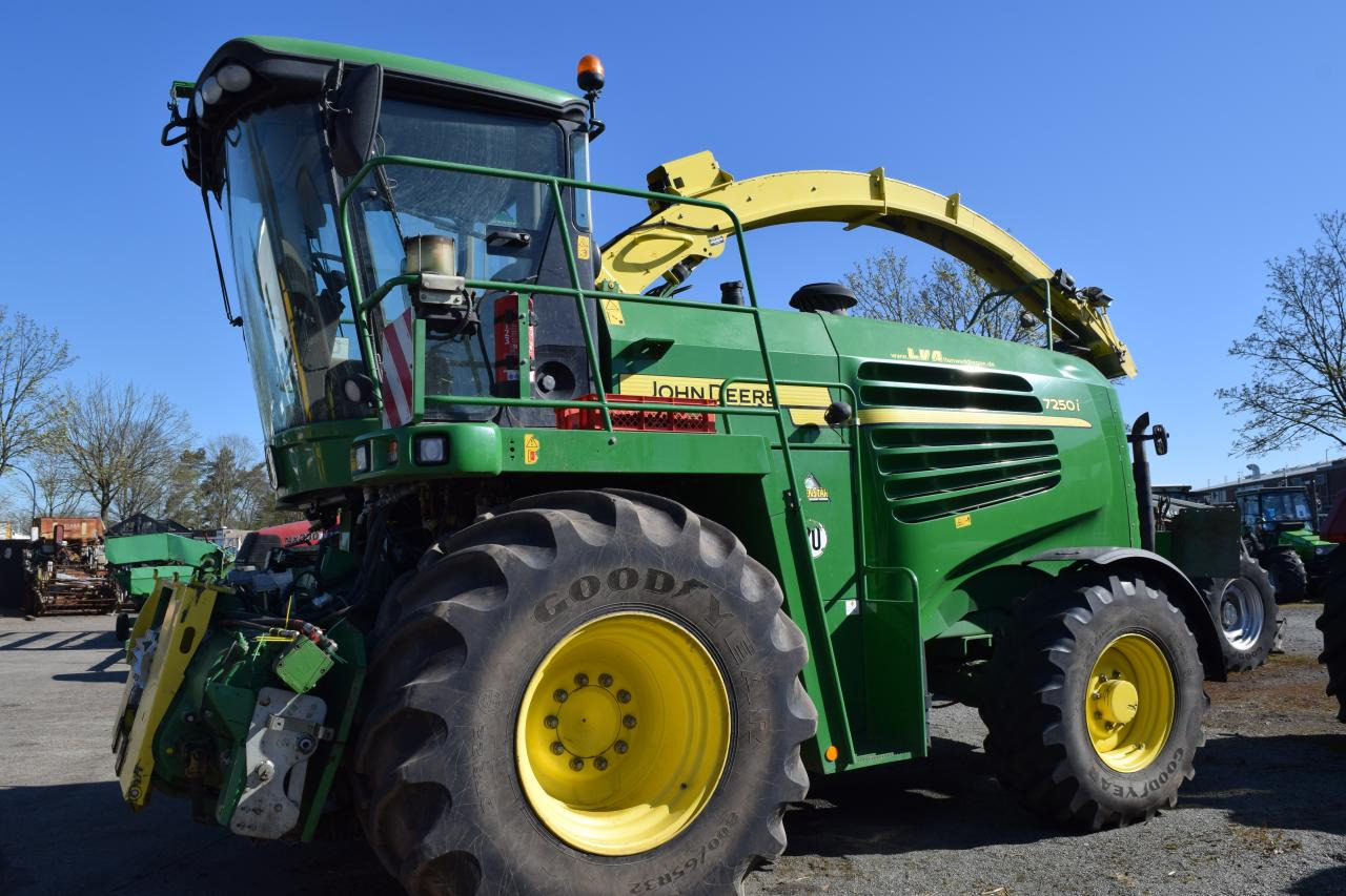 John Deere 7250 i - Ενσιρωτική μηχανή: φωτογραφία 1 John Deere 7250 i - Ενσιρωτική μηχανή: φωτογραφία 1