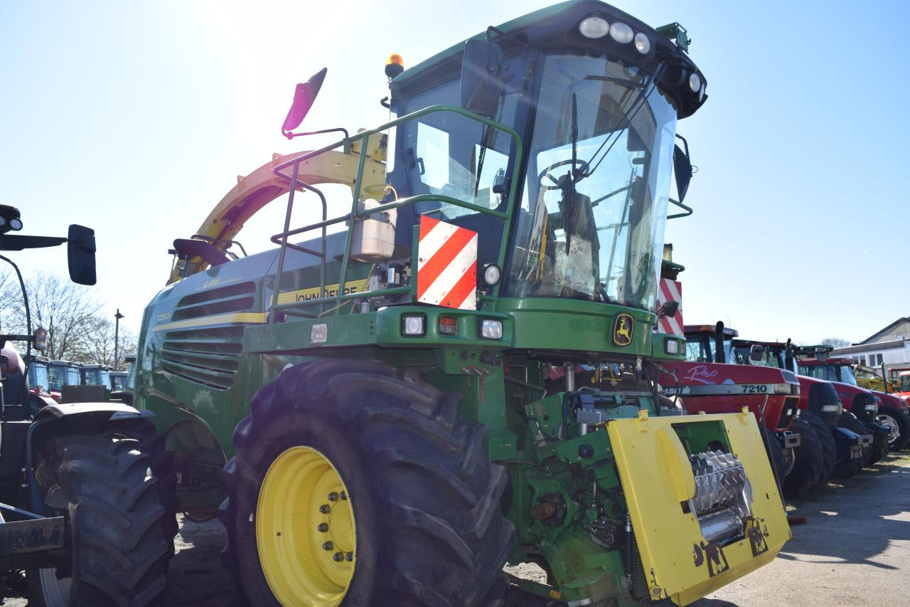 John Deere 7250 i - Ενσιρωτική μηχανή: φωτογραφία 2 John Deere 7250 i - Ενσιρωτική μηχανή: φωτογραφία 2