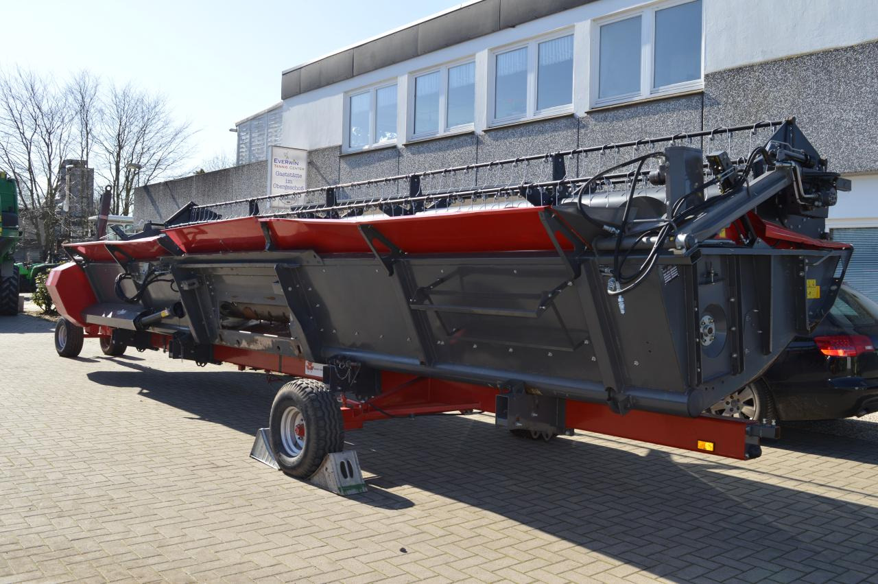 Massey Ferguson MF 7030 *Schneidwerk* - Θεριζοαλωνιστική μηχανή - κεφαλή: φωτογραφία 3 Massey Ferguson MF 7030 *Schneidwerk* - Θεριζοαλωνιστική μηχανή - κεφαλή: φωτογραφία 3