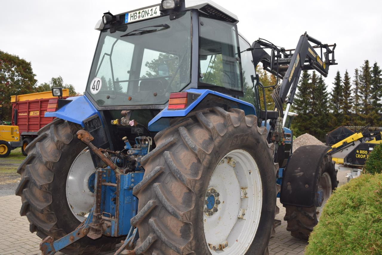 New Holland 8340 - Τρακτέρ: φωτογραφία 3 New Holland 8340 - Τρακτέρ: φωτογραφία 3
