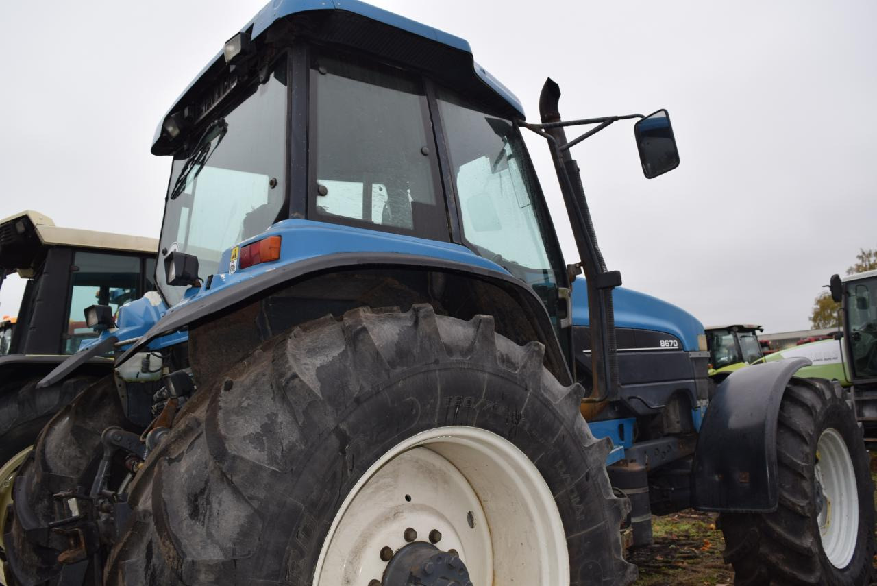 New Holland 8670 TA - Τρακτέρ: φωτογραφία 4 New Holland 8670 TA - Τρακτέρ: φωτογραφία 4