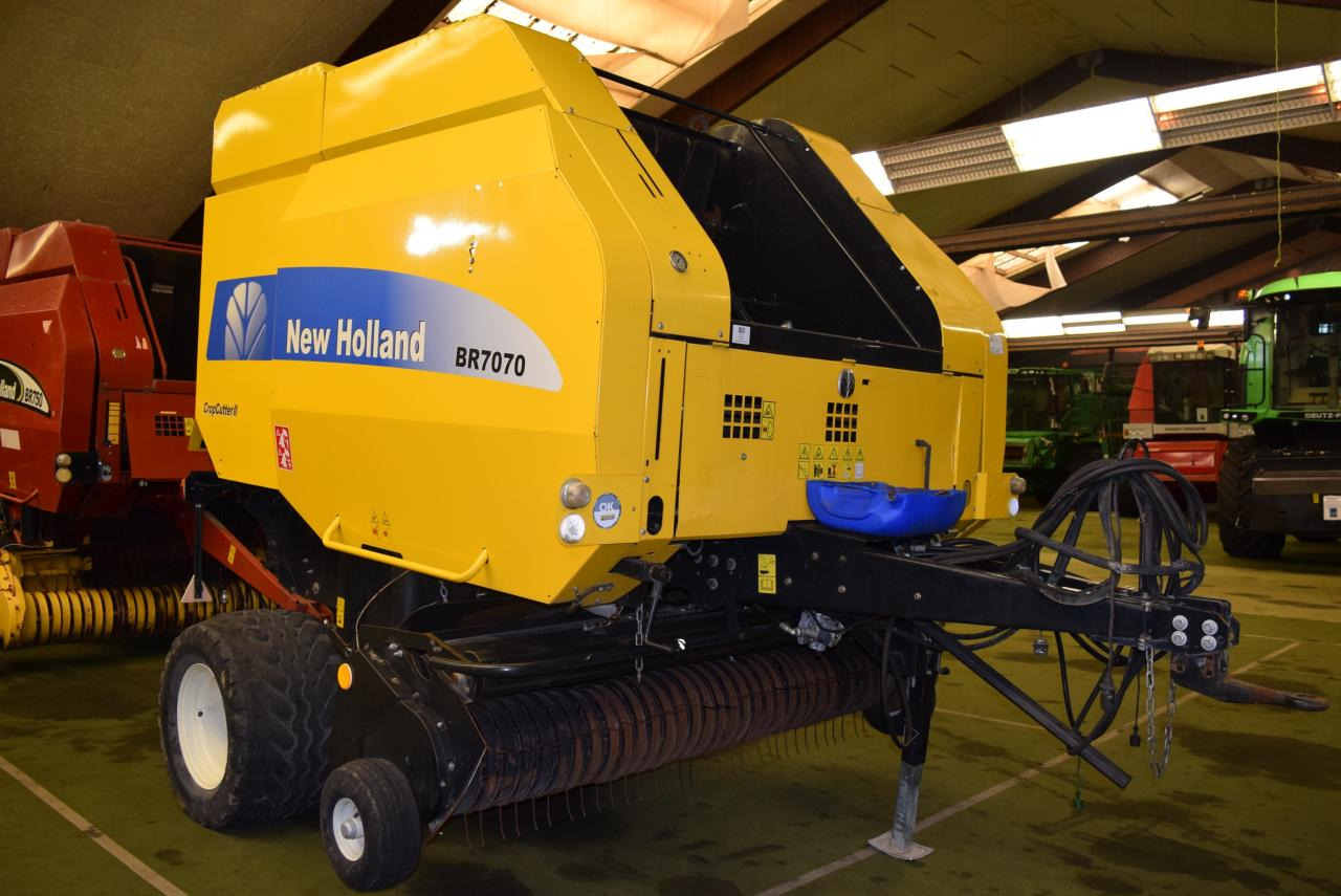 New Holland BR 7070 Crop Cutter II - Χορτοδετική μηχανή στρόγγυλης μπάλας: φωτογραφία 3 New Holland BR 7070 Crop Cutter II - Χορτοδετική μηχανή στρόγγυλης μπάλας: φωτογραφία 3