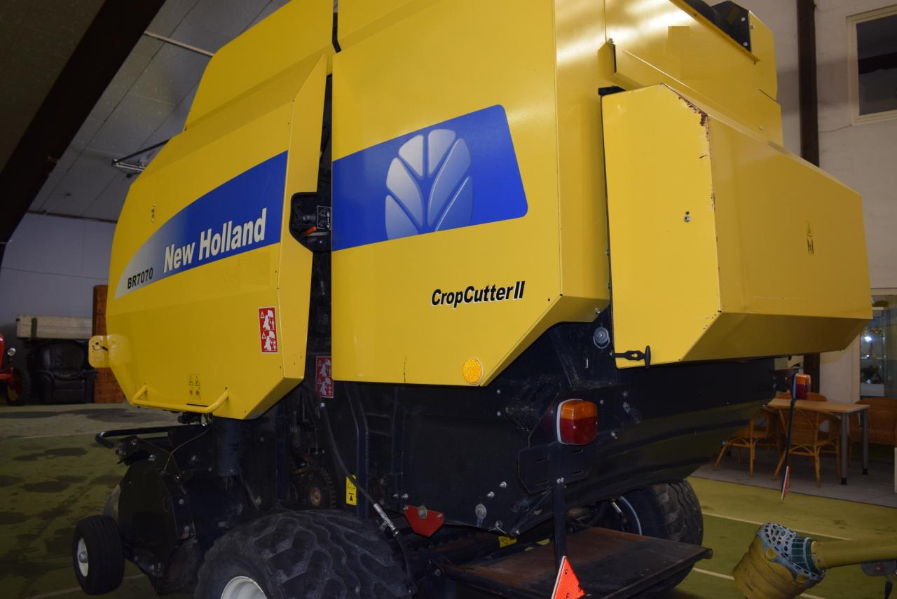 New Holland BR 7070 Crop Cutter II - Χορτοδετική μηχανή στρόγγυλης μπάλας: φωτογραφία 5 New Holland BR 7070 Crop Cutter II - Χορτοδετική μηχανή στρόγγυλης μπάλας: φωτογραφία 5