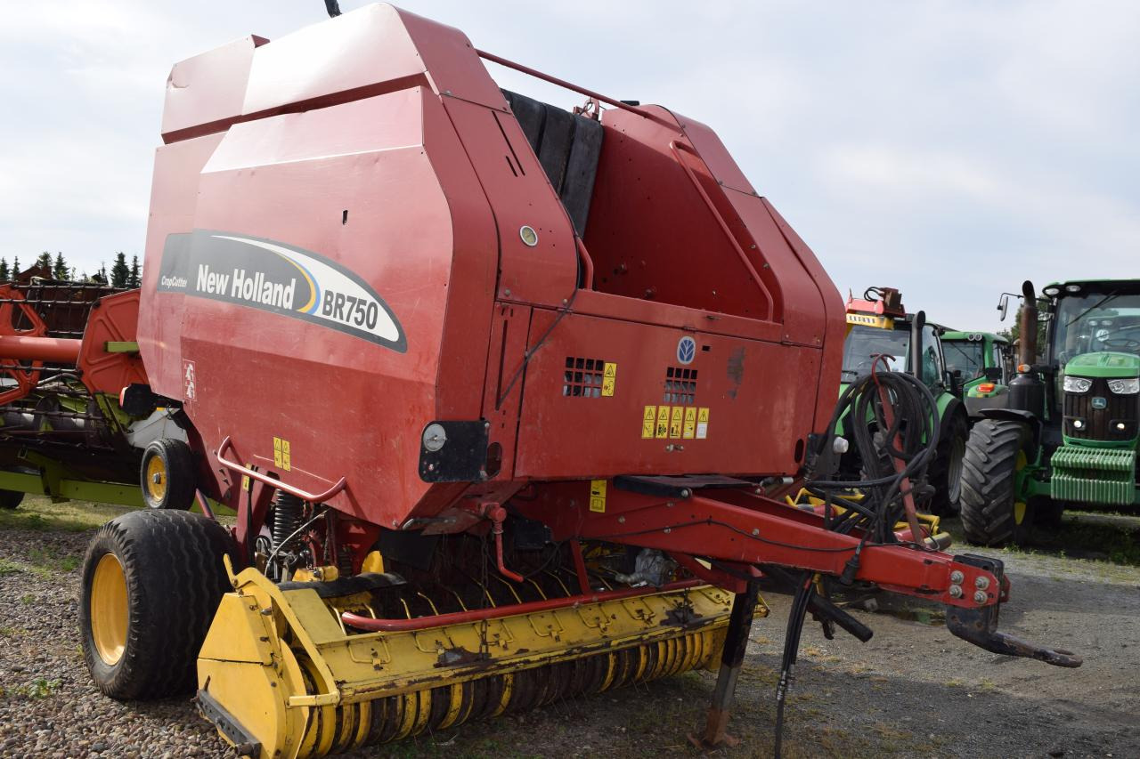 New Holland BR 750 CropCutter - Χορτοδετική μηχανή στρόγγυλης μπάλας: φωτογραφία 2 New Holland BR 750 CropCutter - Χορτοδετική μηχανή στρόγγυλης μπάλας: φωτογραφία 2