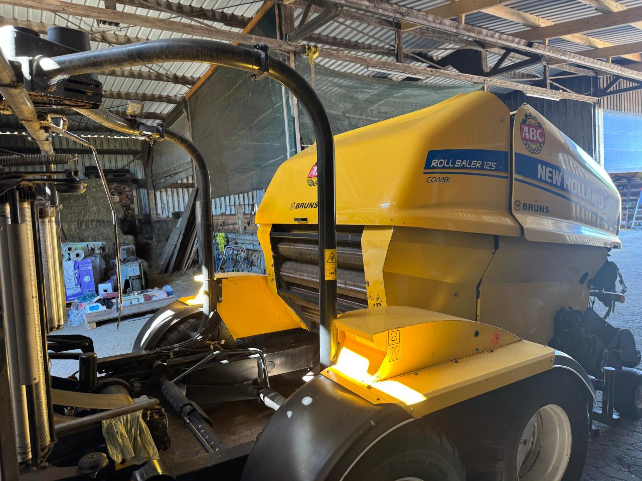 New Holland Rooll Baler 125 Combi - Χορτοδετική μηχανή στρόγγυλης μπάλας: φωτογραφία 5 New Holland Rooll Baler 125 Combi - Χορτοδετική μηχανή στρόγγυλης μπάλας: φωτογραφία 5