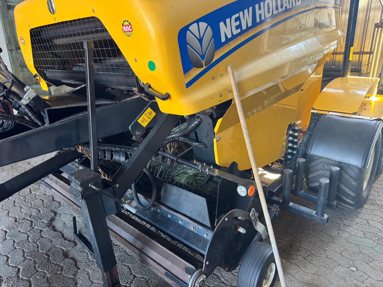 New Holland Rooll Baler 125 Combi - Χορτοδετική μηχανή στρόγγυλης μπάλας: φωτογραφία 2 New Holland Rooll Baler 125 Combi - Χορτοδετική μηχανή στρόγγυλης μπάλας: φωτογραφία 2