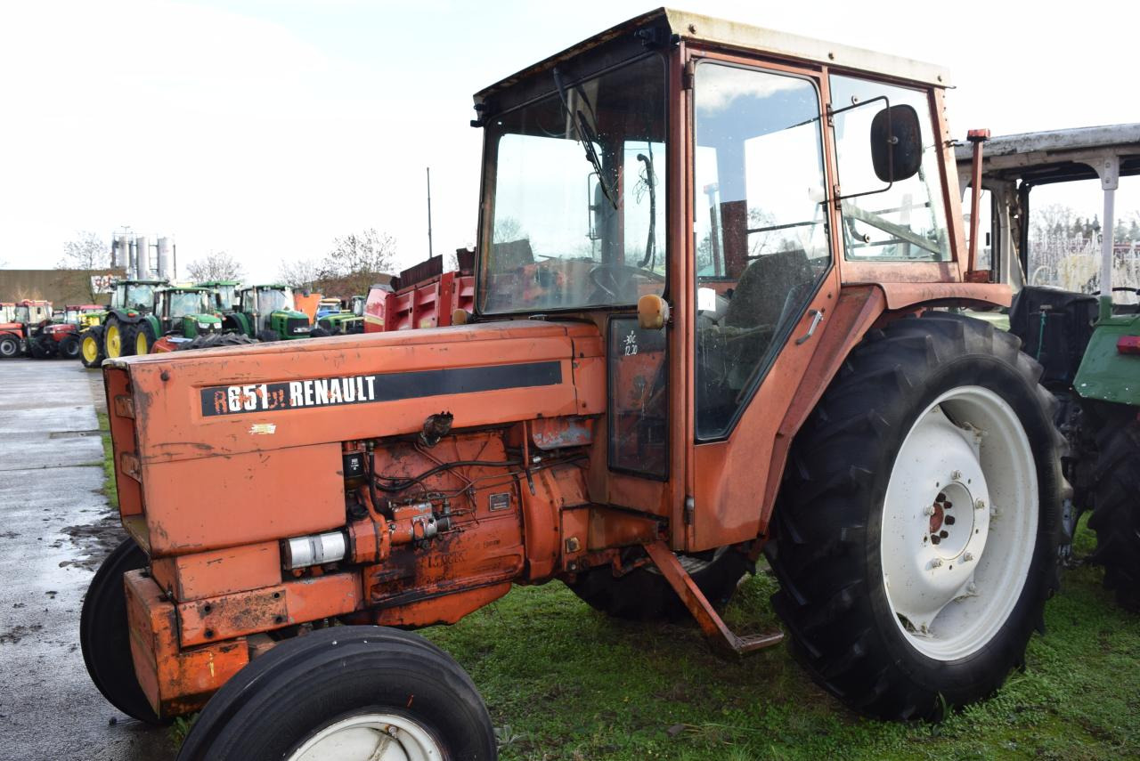 Renault 651 - Τρακτέρ: φωτογραφία 1 Renault 651 - Τρακτέρ: φωτογραφία 1