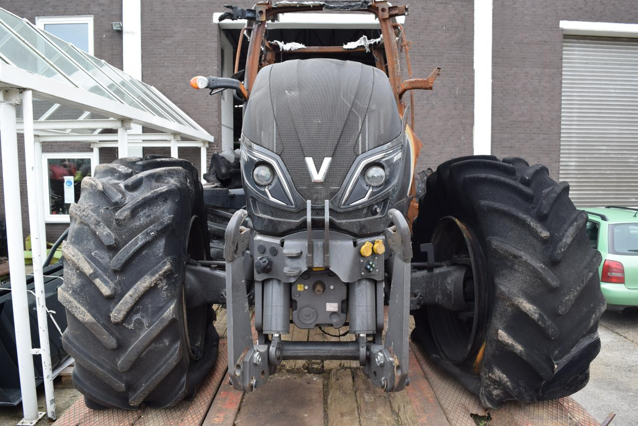 Valtra T234 *zur Teileverwertung* - Τρακτέρ: φωτογραφία 1 Valtra T234 *zur Teileverwertung* - Τρακτέρ: φωτογραφία 1