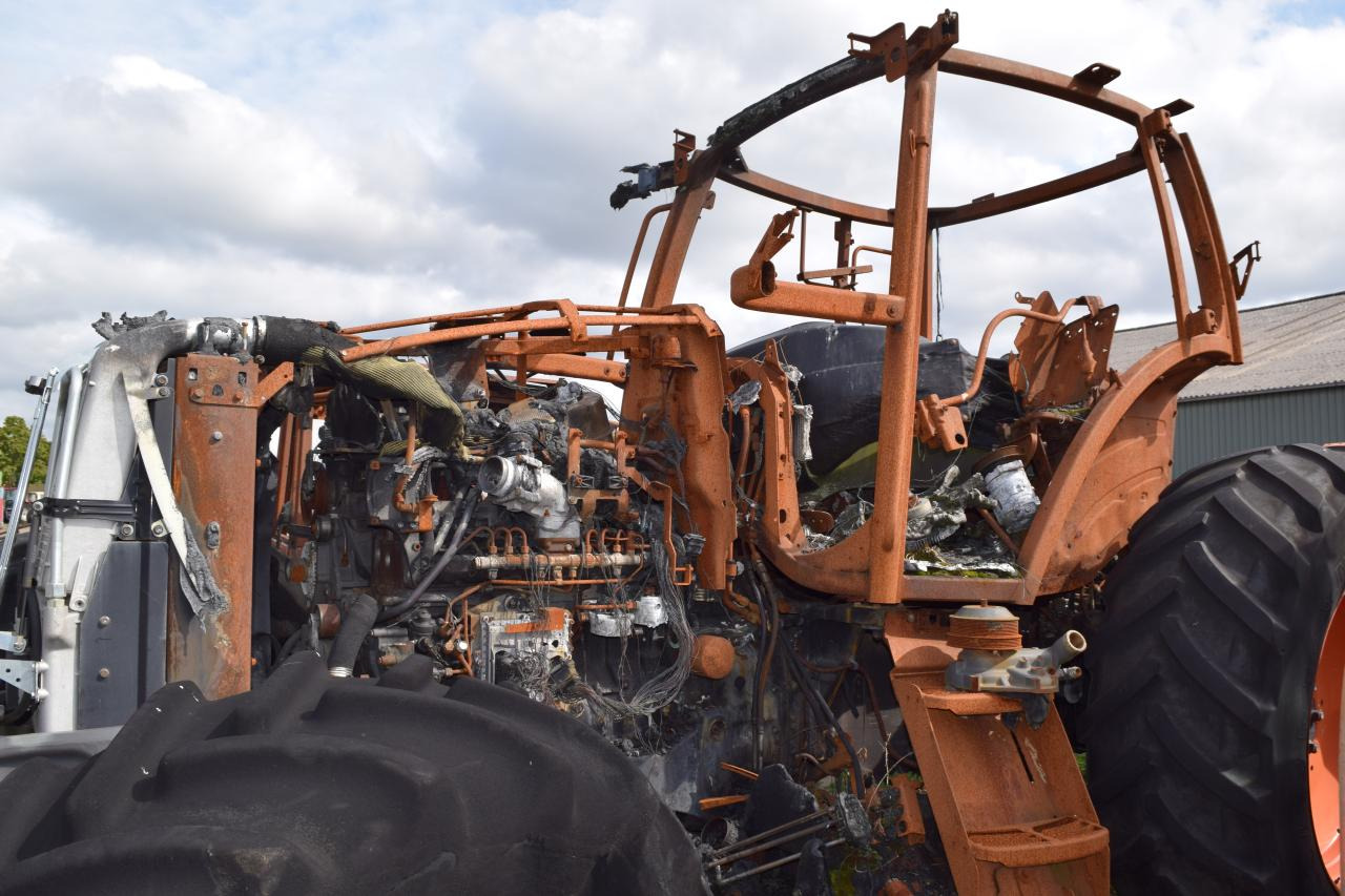 Valtra T234 *zur Teileverwertung* - Τρακτέρ: φωτογραφία 4 Valtra T234 *zur Teileverwertung* - Τρακτέρ: φωτογραφία 4