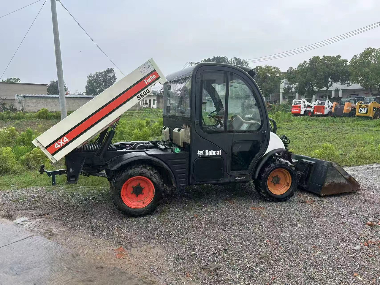 BOBCAT 5600 Toolcat - Φορτωτής πλάγιας ολίσθησης: φωτογραφία 2 BOBCAT 5600 Toolcat - Φορτωτής πλάγιας ολίσθησης: φωτογραφία 2