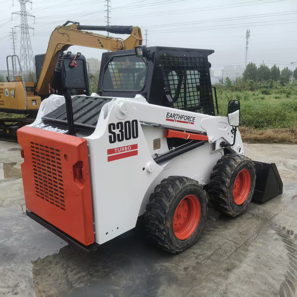 Bobcat S300 - Φορτωτής πλάγιας ολίσθησης: φωτογραφία 4 Bobcat S300 - Φορτωτής πλάγιας ολίσθησης: φωτογραφία 4