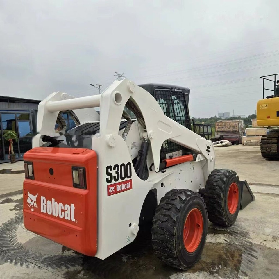 Bobcat S300 - Φορτωτής πλάγιας ολίσθησης: φωτογραφία 3 Bobcat S300 - Φορτωτής πλάγιας ολίσθησης: φωτογραφία 3