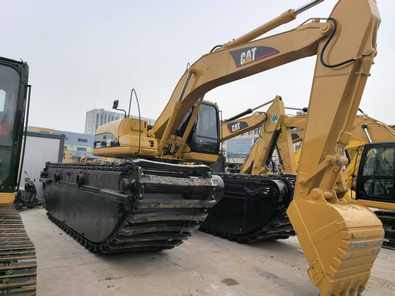 CATERPILLAR 320C boat excavator - Πλωτός εκσκαφέας: φωτογραφία 3 CATERPILLAR 320C boat excavator - Πλωτός εκσκαφέας: φωτογραφία 3