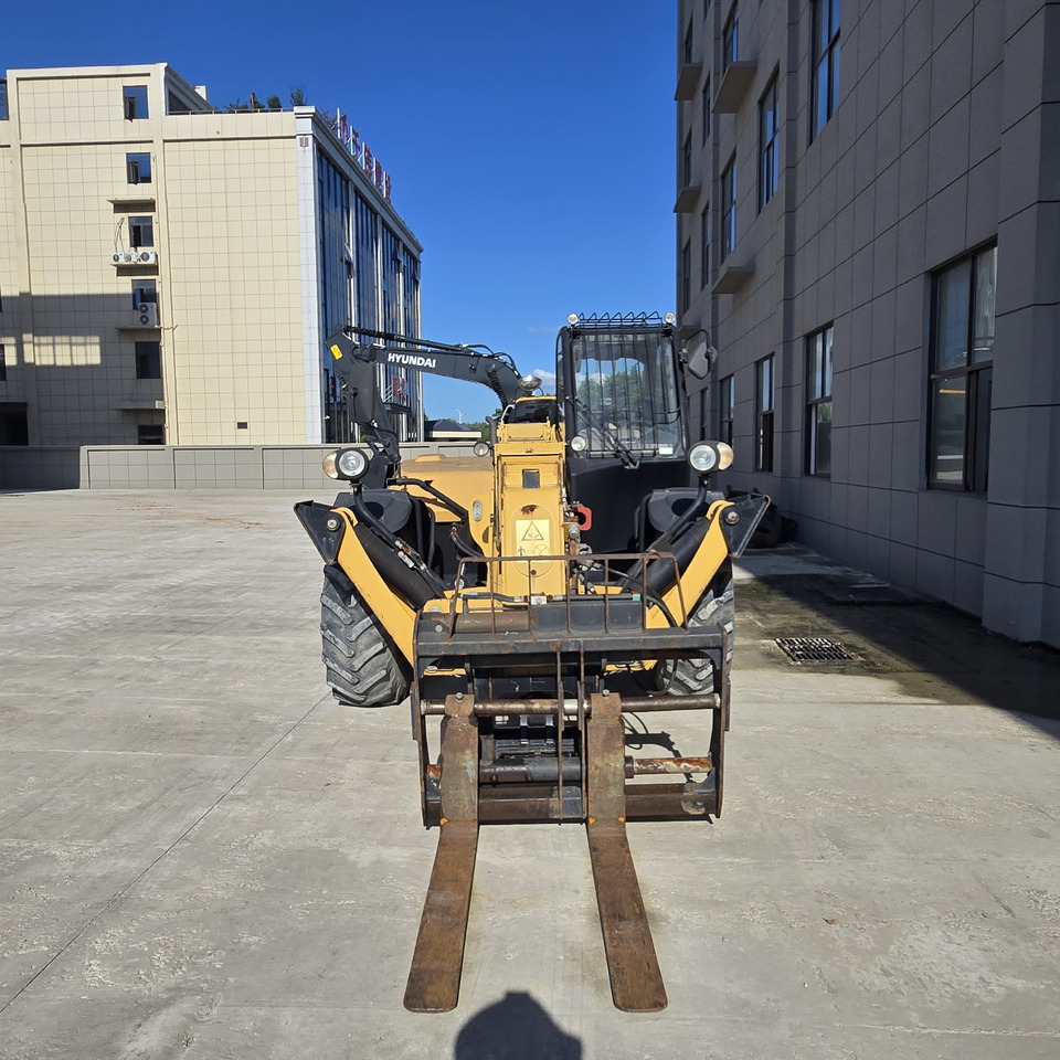 CATERPILLAR TH414 - Τηλεσκοπικό ανυψωτικό: φωτογραφία 4 CATERPILLAR TH414 - Τηλεσκοπικό ανυψωτικό: φωτογραφία 4