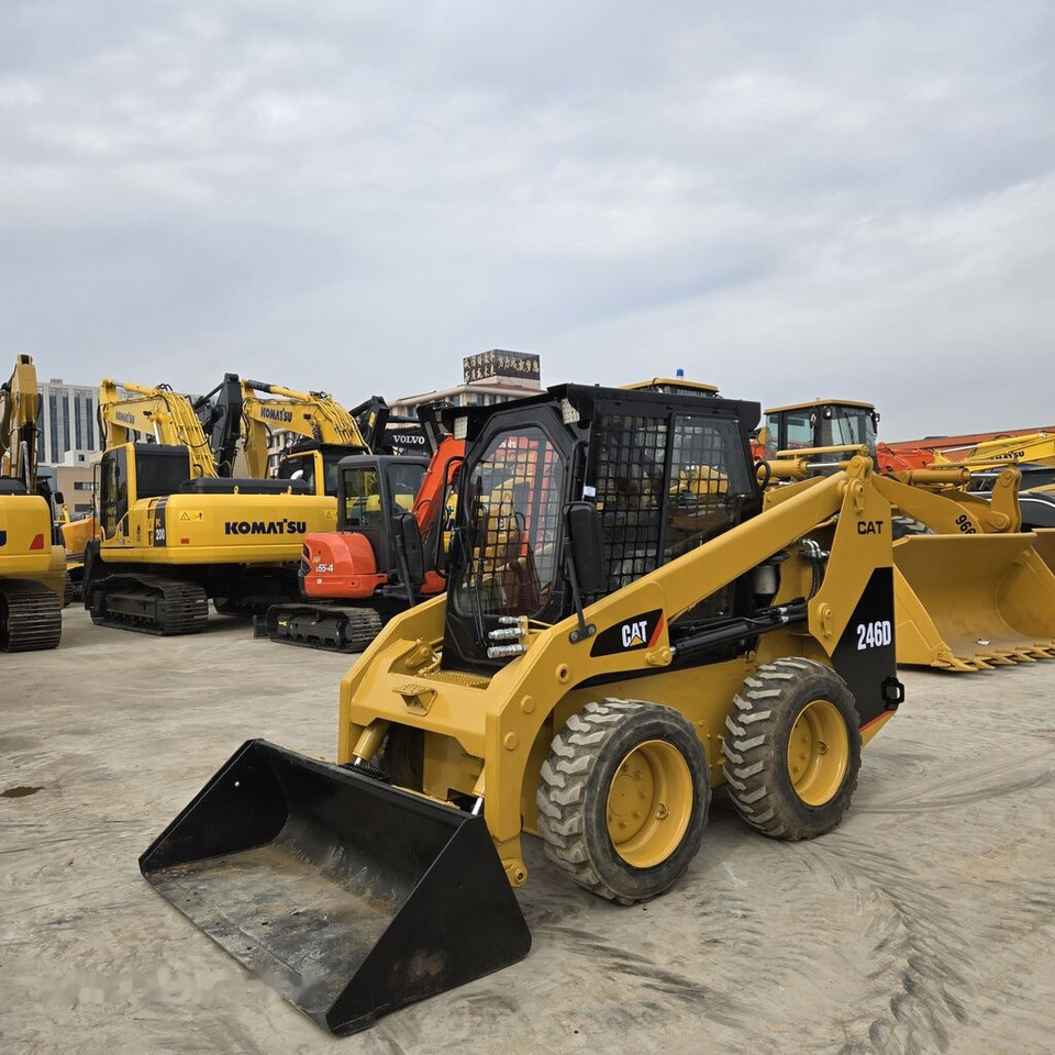 Caterpillar 246D - Φορτωτής πλάγιας ολίσθησης: φωτογραφία 1 Caterpillar 246D - Φορτωτής πλάγιας ολίσθησης: φωτογραφία 1
