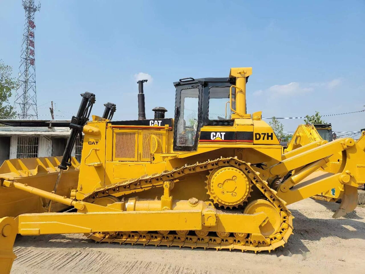 Caterpillar D7H - Μπουλντόζα: φωτογραφία 1 Caterpillar D7H - Μπουλντόζα: φωτογραφία 1