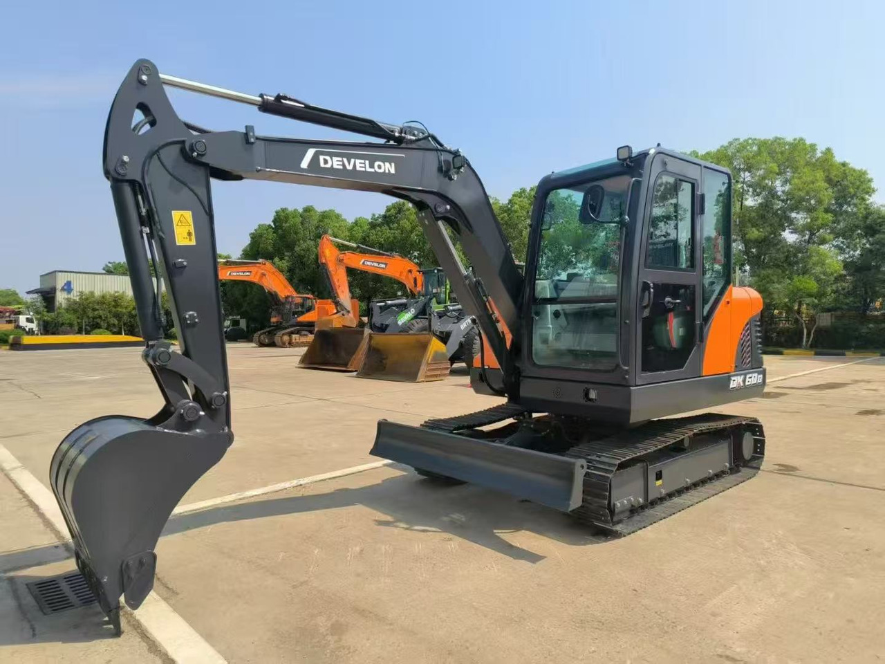 DOOSAN DX60D - Μίνι εκσκαφέας: φωτογραφία 3 DOOSAN DX60D - Μίνι εκσκαφέας: φωτογραφία 3