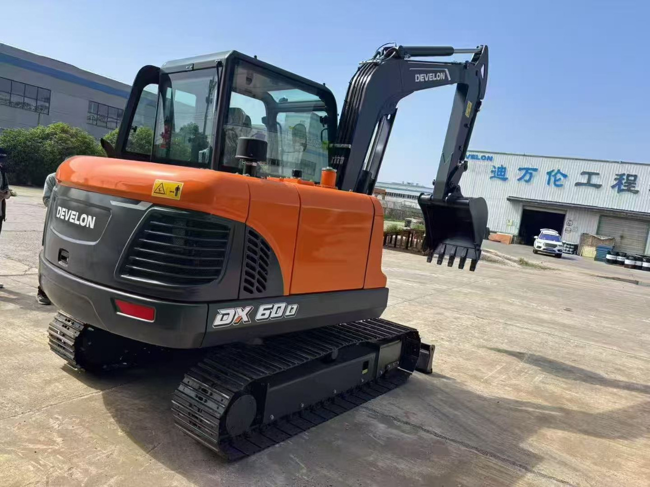 DOOSAN DX60D - Μίνι εκσκαφέας: φωτογραφία 4 DOOSAN DX60D - Μίνι εκσκαφέας: φωτογραφία 4